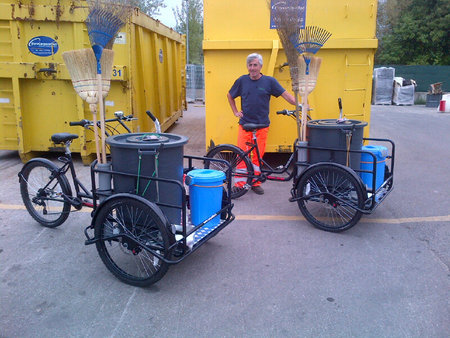 Triciclo Portabidoni Cargo Bike per operatori ecologici\\n\\n30/11/2016 22.14
